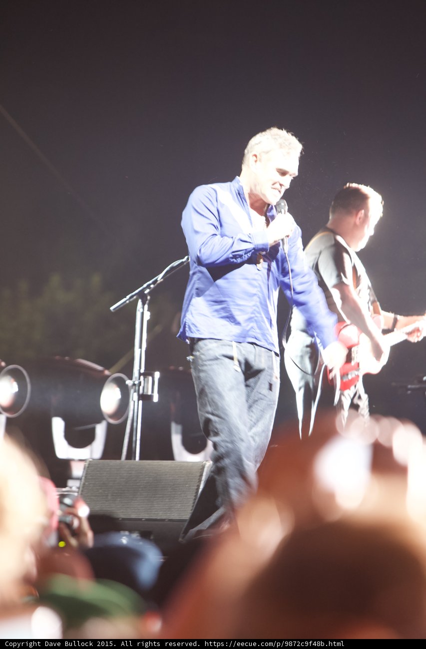 Morrissey Singing Blue Shirt Mic Stand Guitarist Red Guitar Floor Monitor Crowd Phones