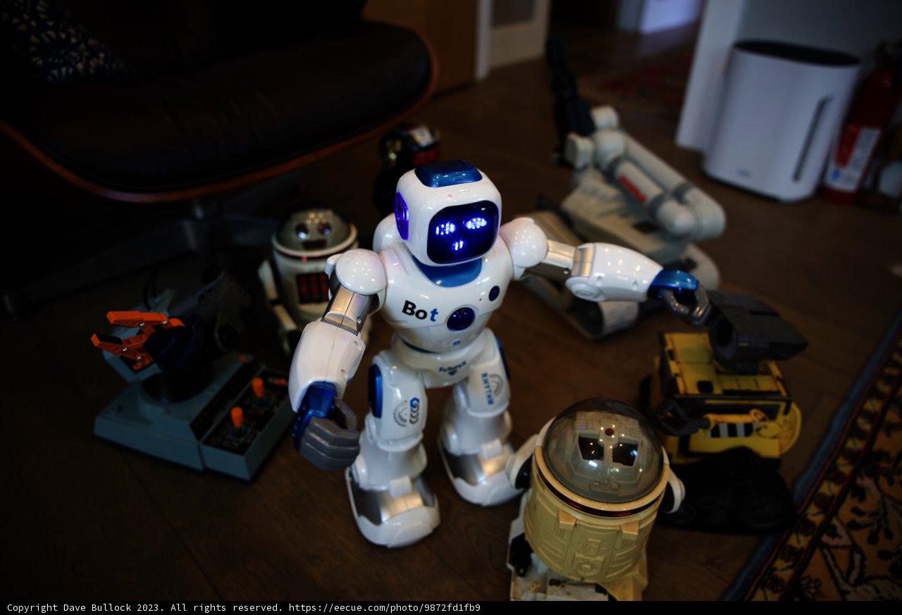 Robot Toy's Playful Gathering