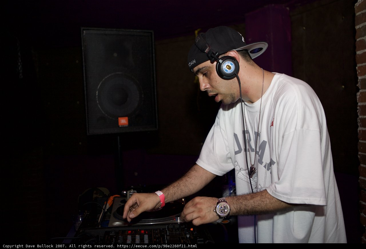 DJ Eric S grooves with style