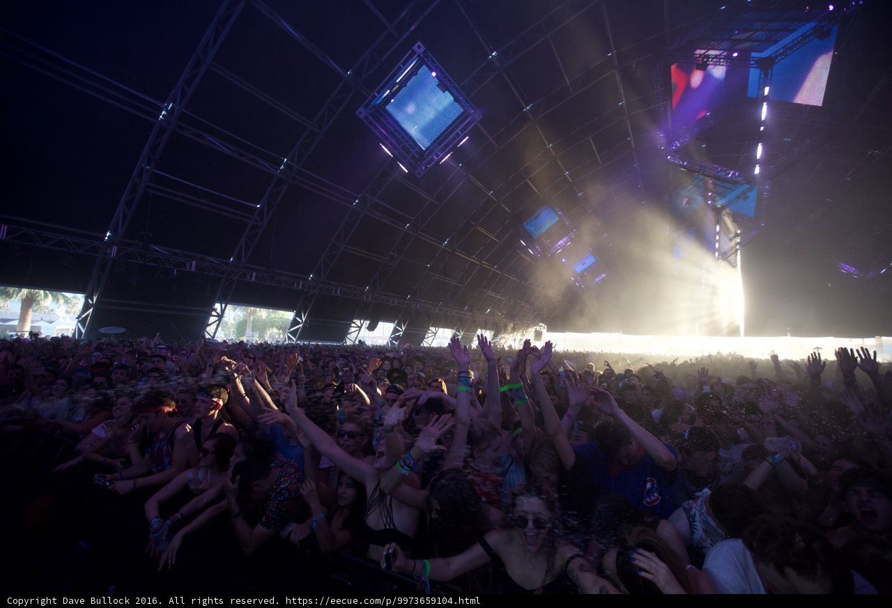 Hands Up in the Spotlight at Coachella 2016