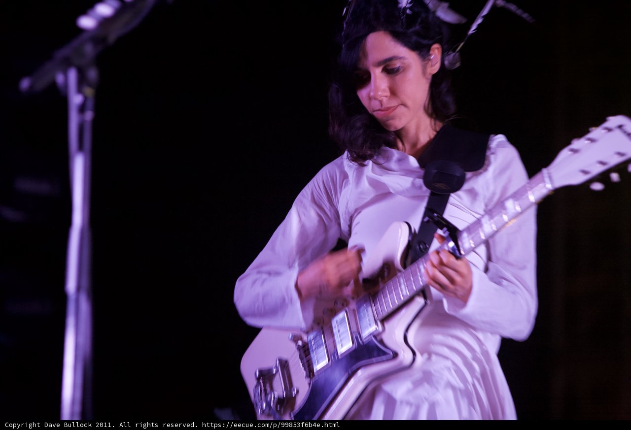 PJ Harvey rocks Coachella with her electric guitar