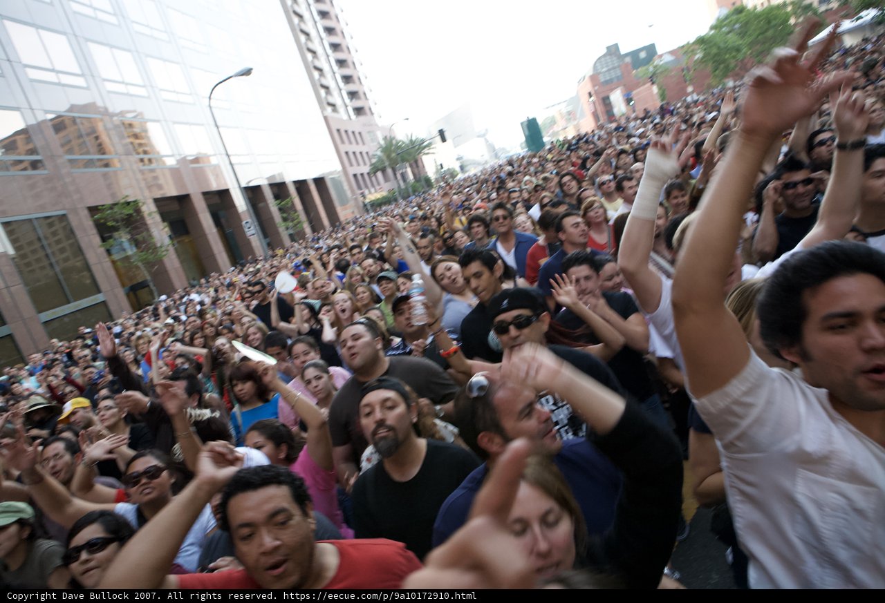 Grand Performance in the Urban Metropolis