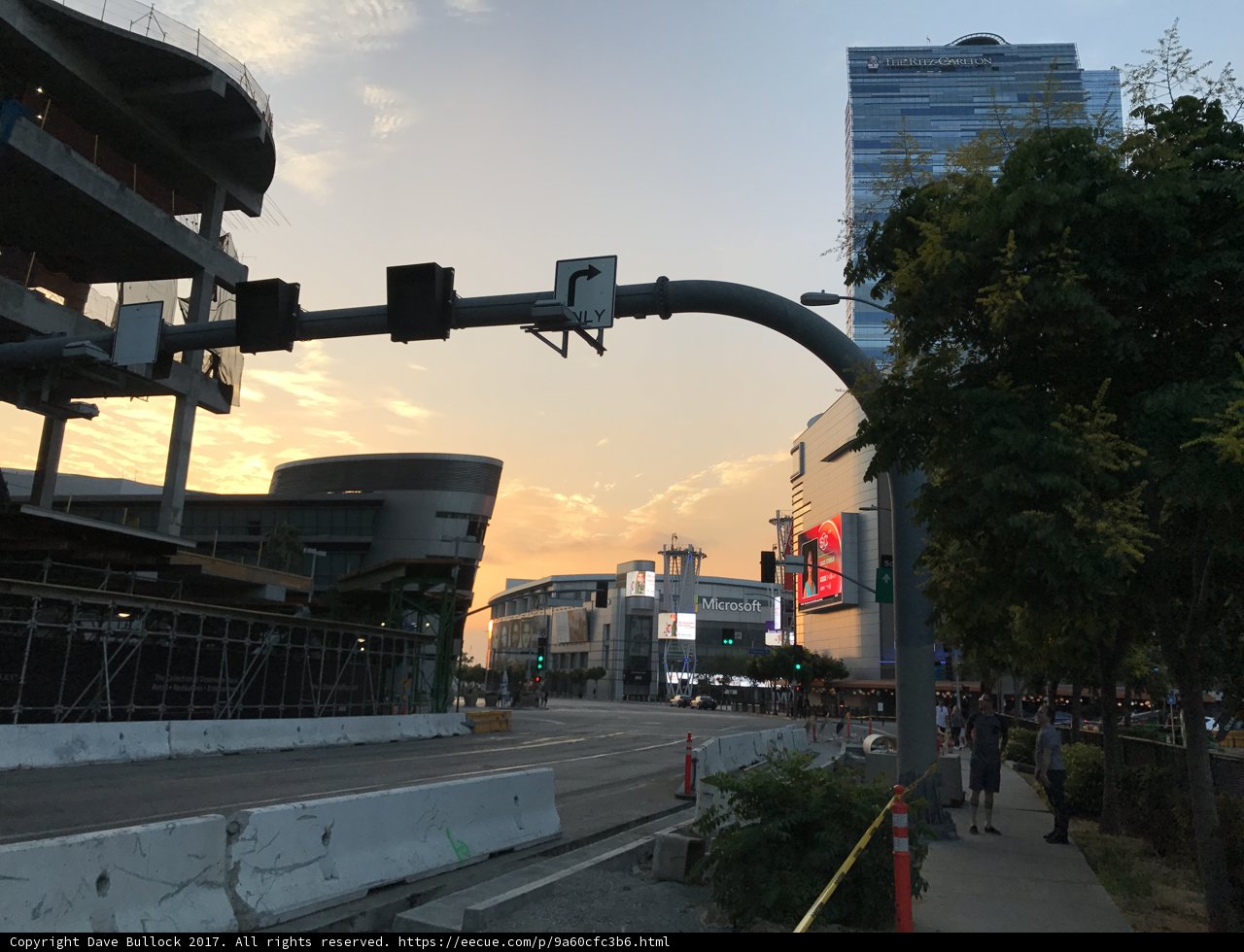 The Intersection Traffic Light
