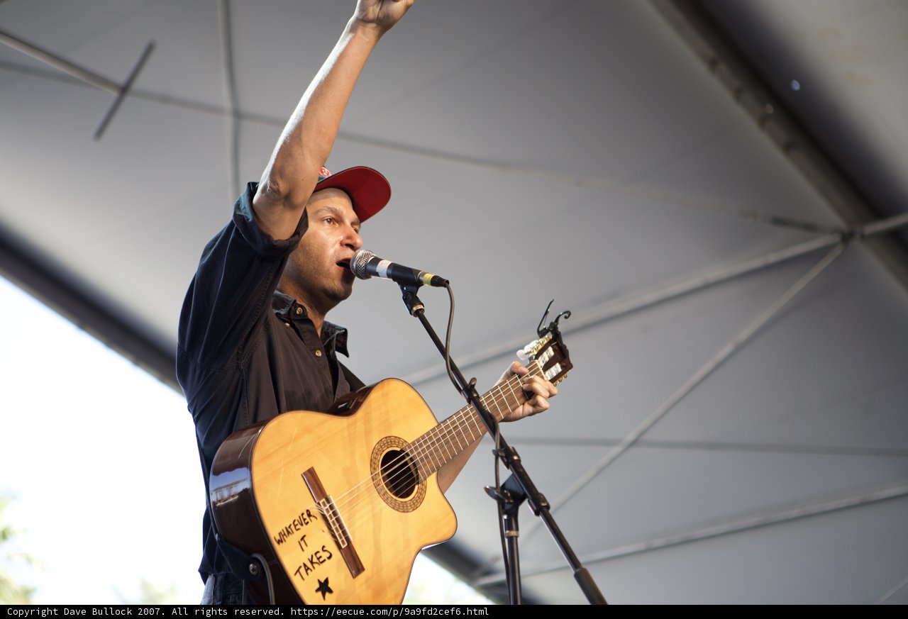 Tom Morello Entertains Coachella Crowd with Strings and Singing