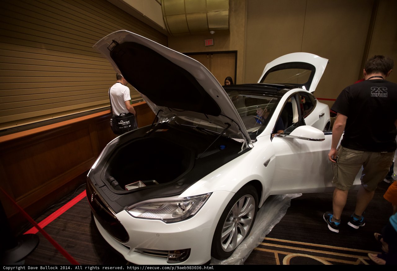 Tesla Model S shines at the Las Vegas show