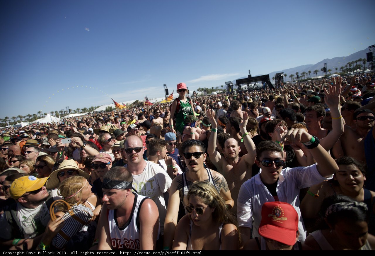 Coachella Crowd Enjoys Music and Sunshine