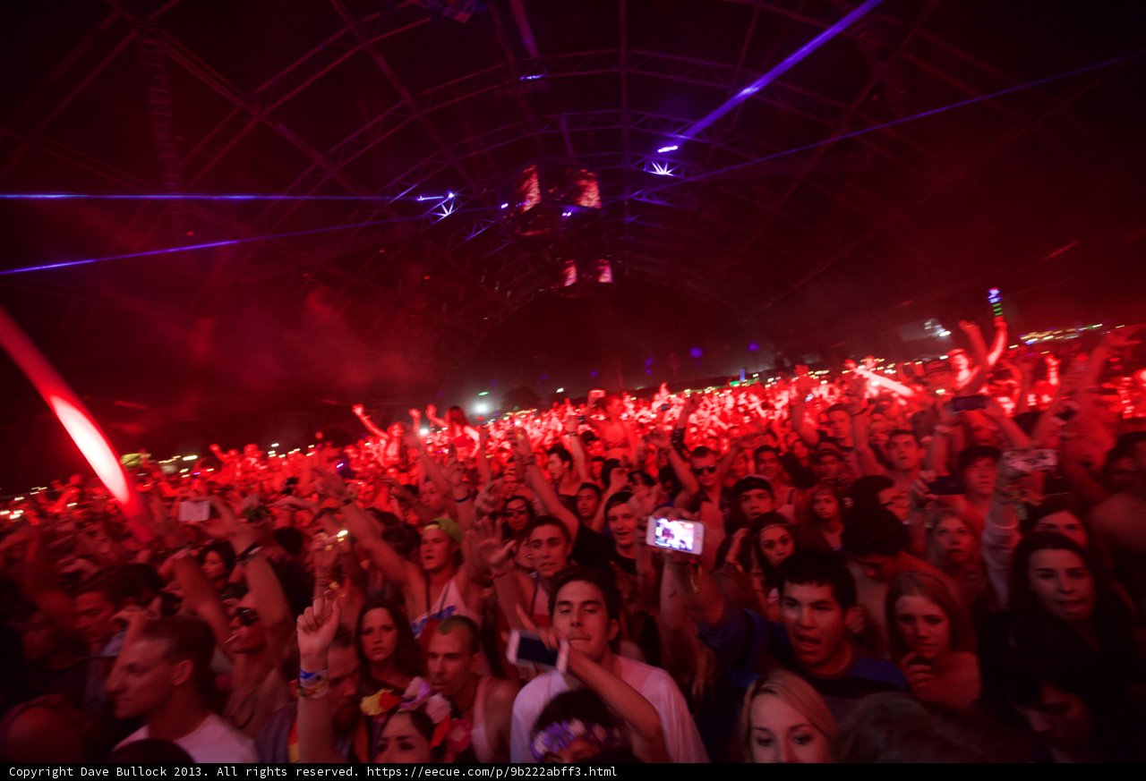 Red Lights and a Crowd at Coachella