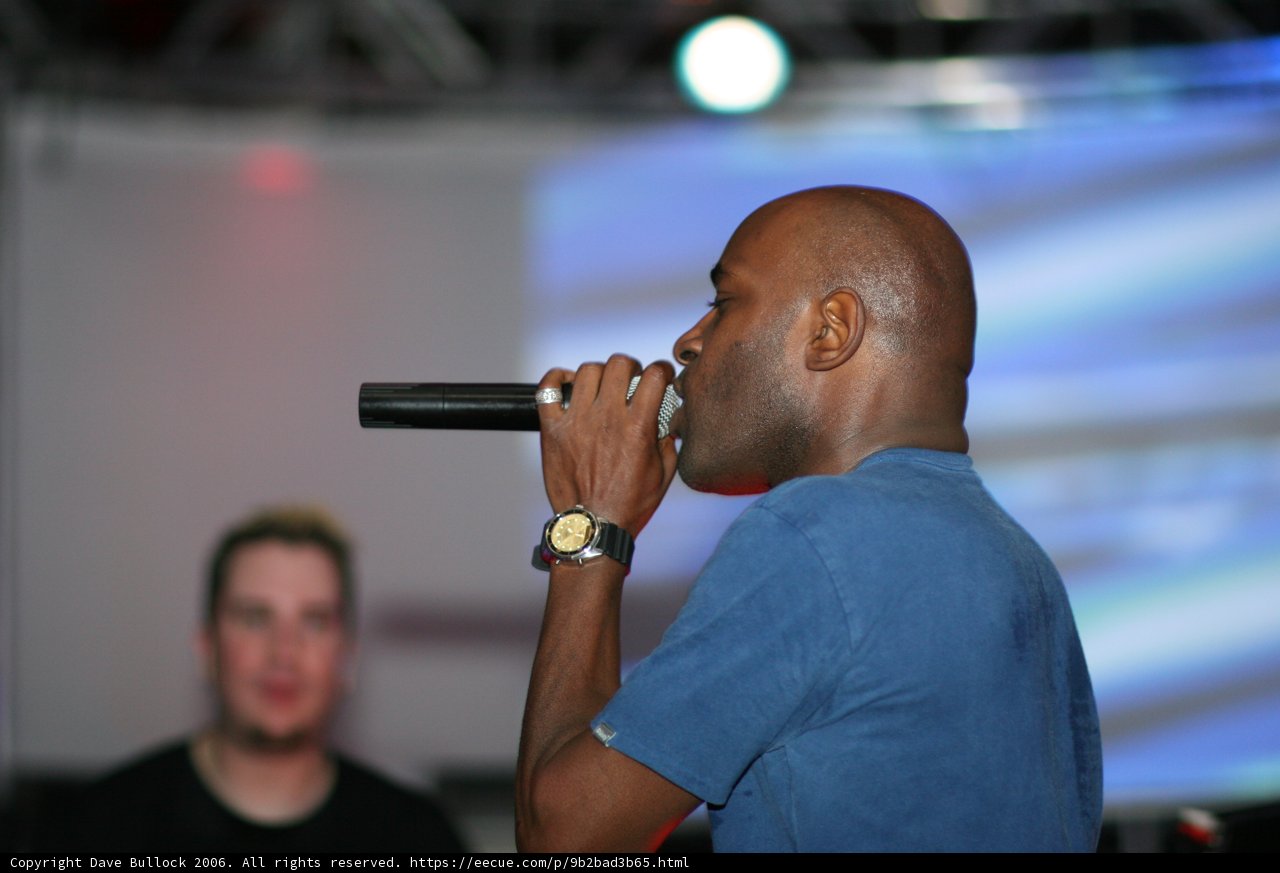 The Entertainer on the Mic