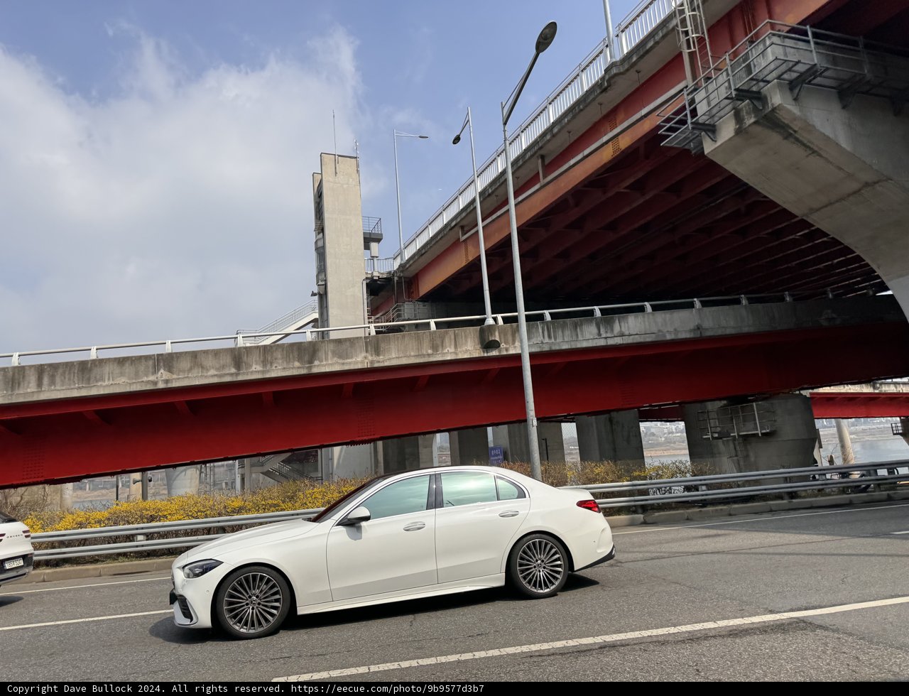 Mercedes-Benz E-Class Magic on the Move