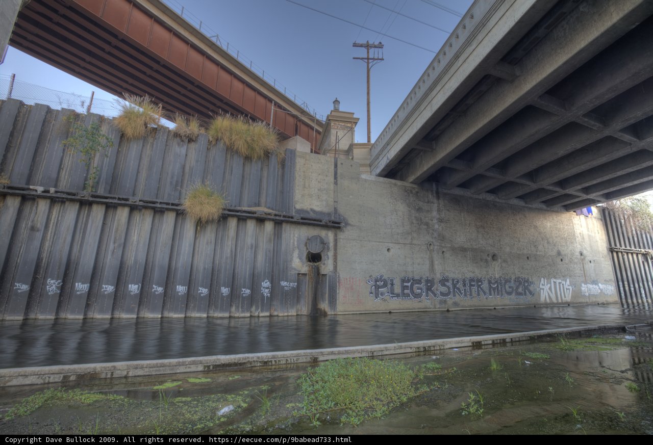 Graffiti-laden Bridge