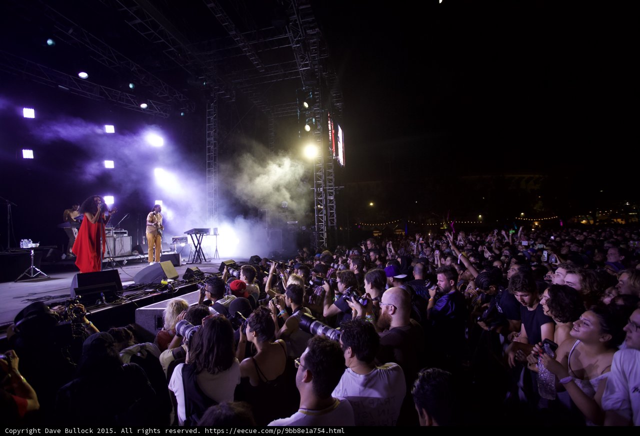 Florence and the Machine Wide White Spotlight Crowd