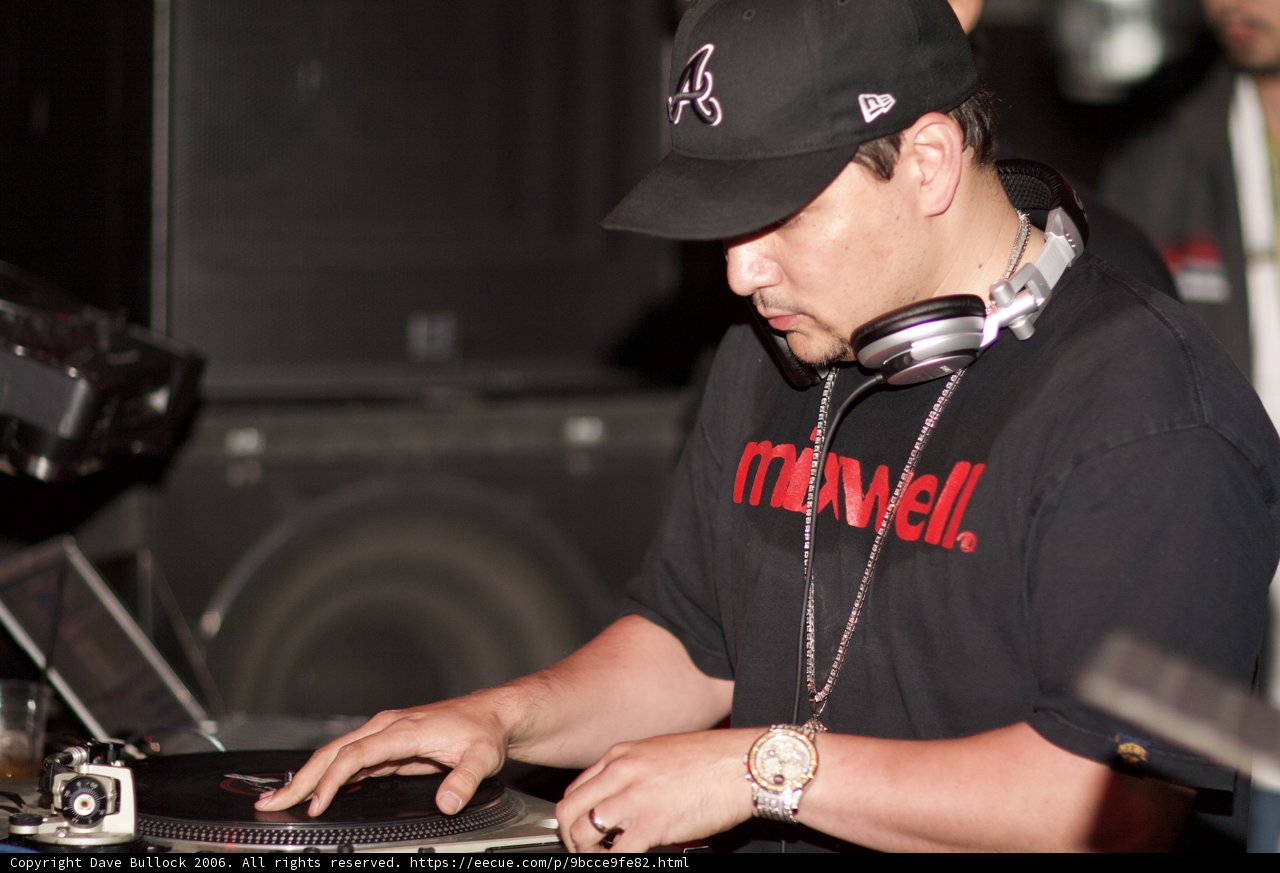 Deejay Craze Spinning Music
