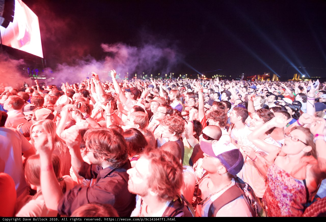 Robin Schulz rocks the crowd at 2010 Cochella