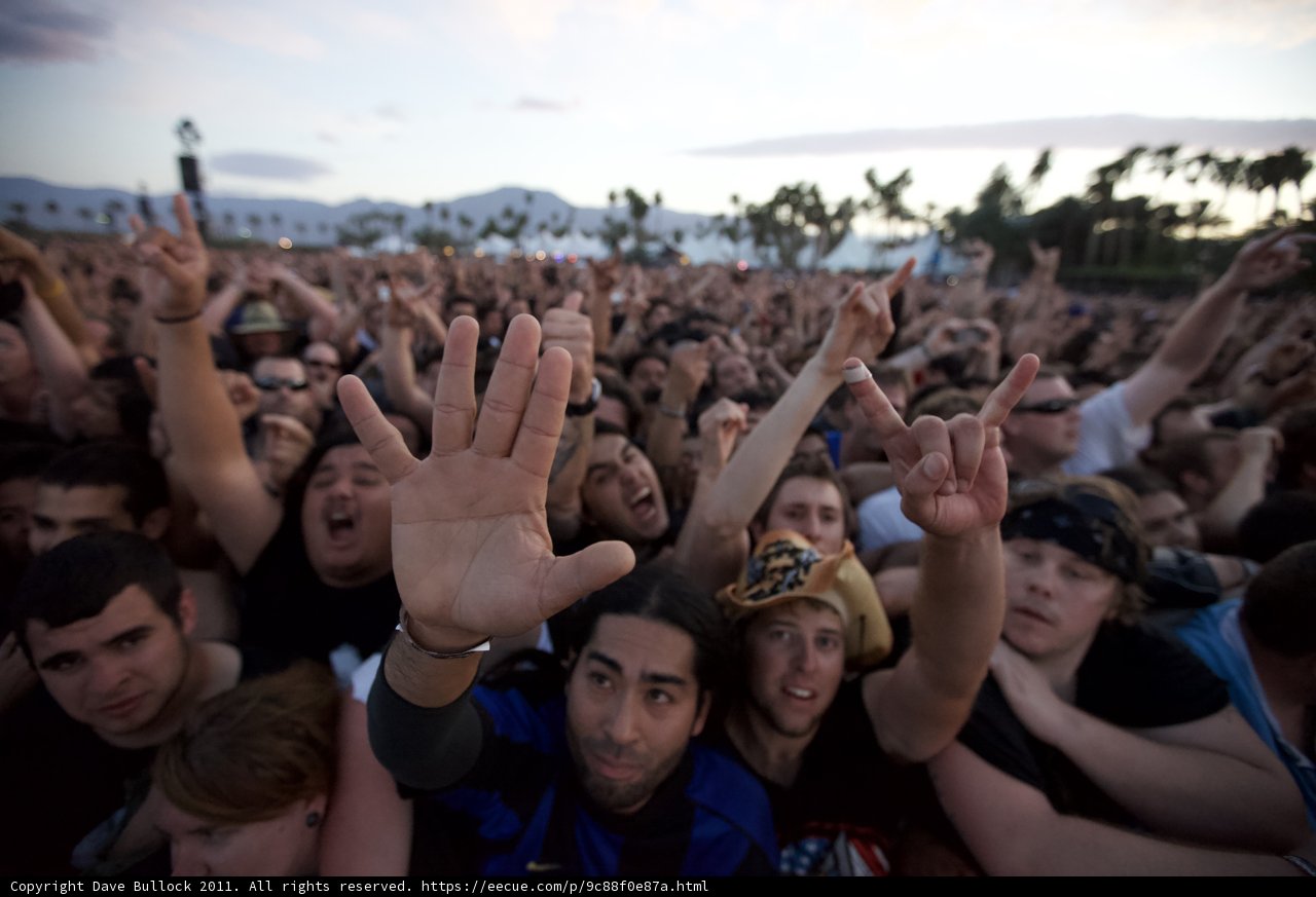 Fingers up in the Crowd