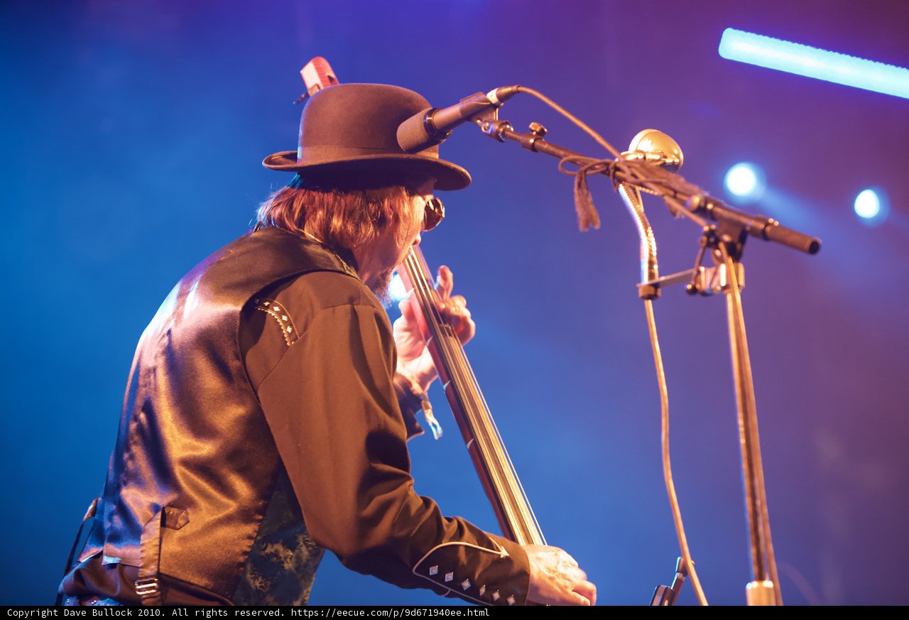 Bassist in Fedora Hat Commands Crowd at Coachella