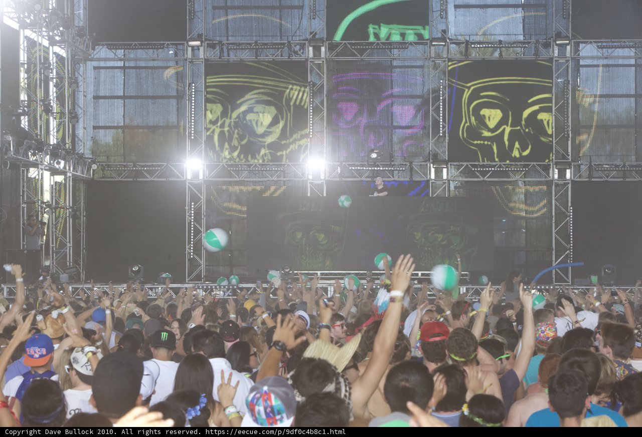 Hands Up: The Ultimate Concert High