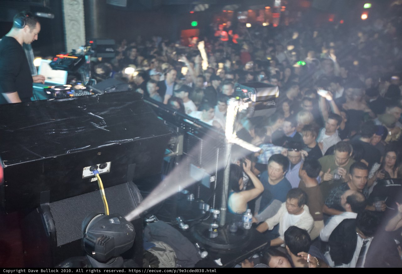 Katsuo Tokashiki electrifies the crowd at urban nightclub