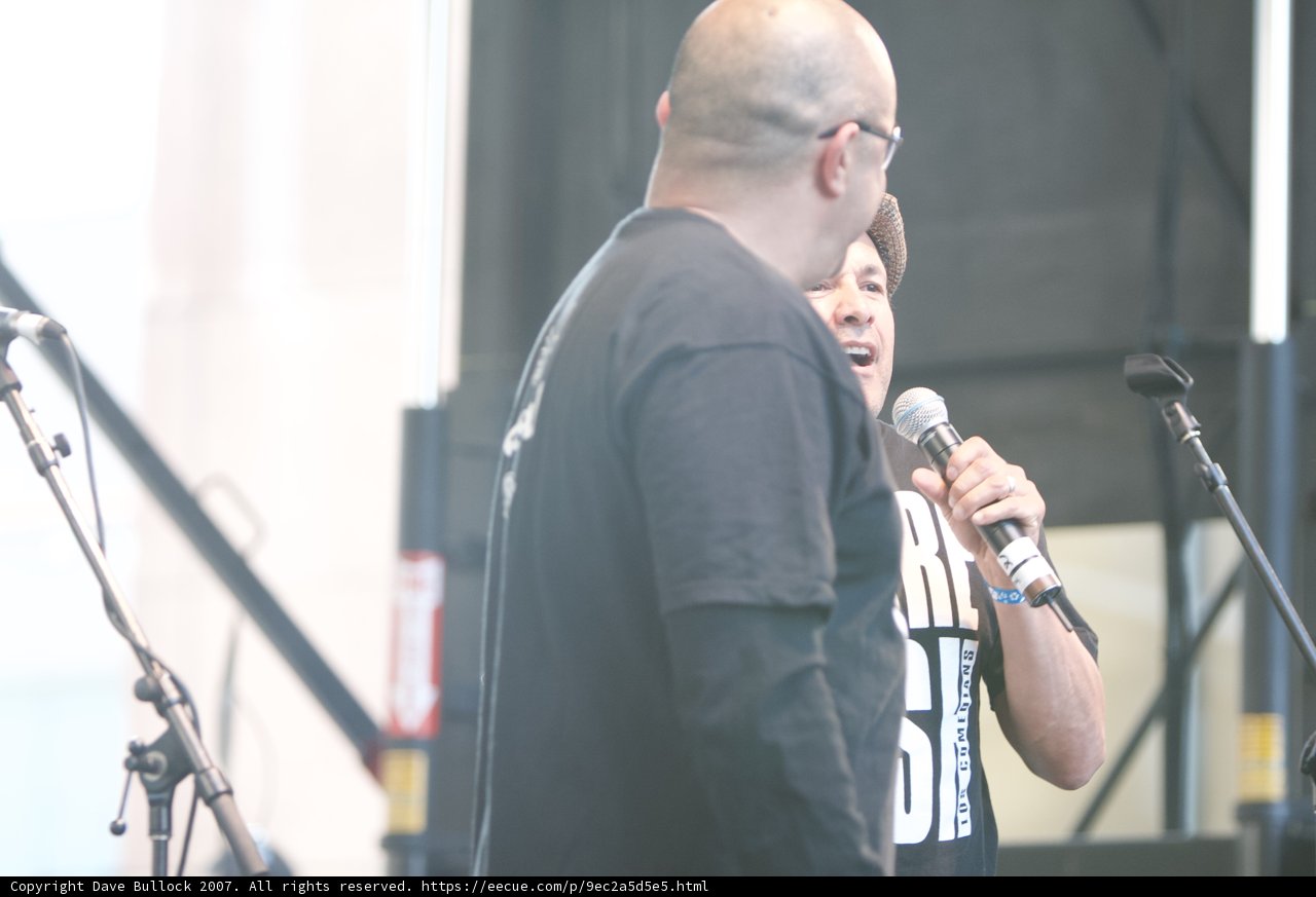 Dual Microphone Performance