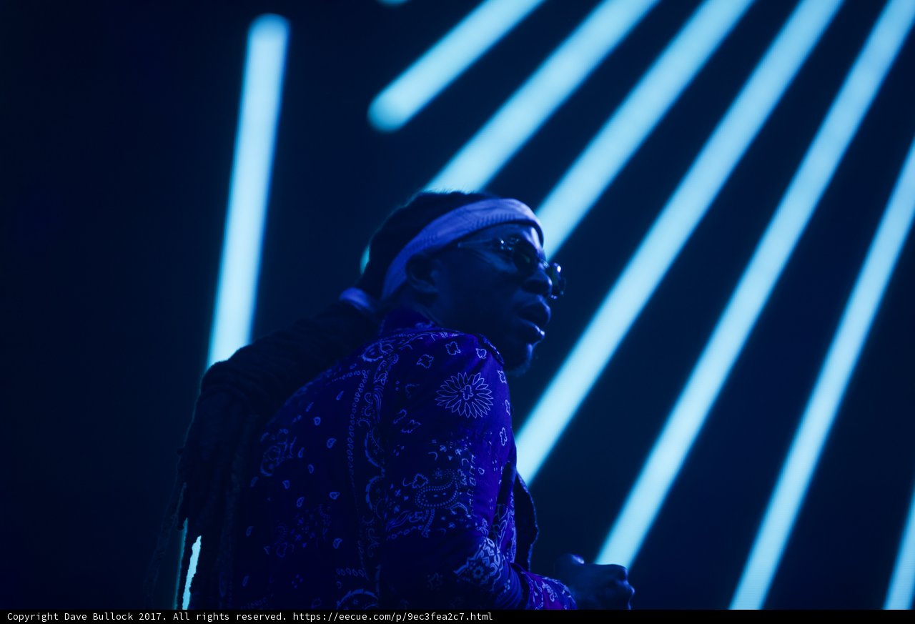 Illuminated Entertainer