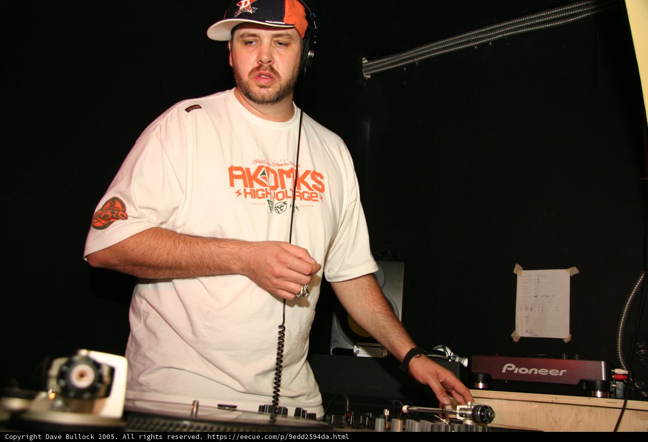 The Turntable Maestro