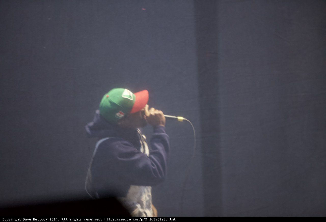 The Green and Red Performer
