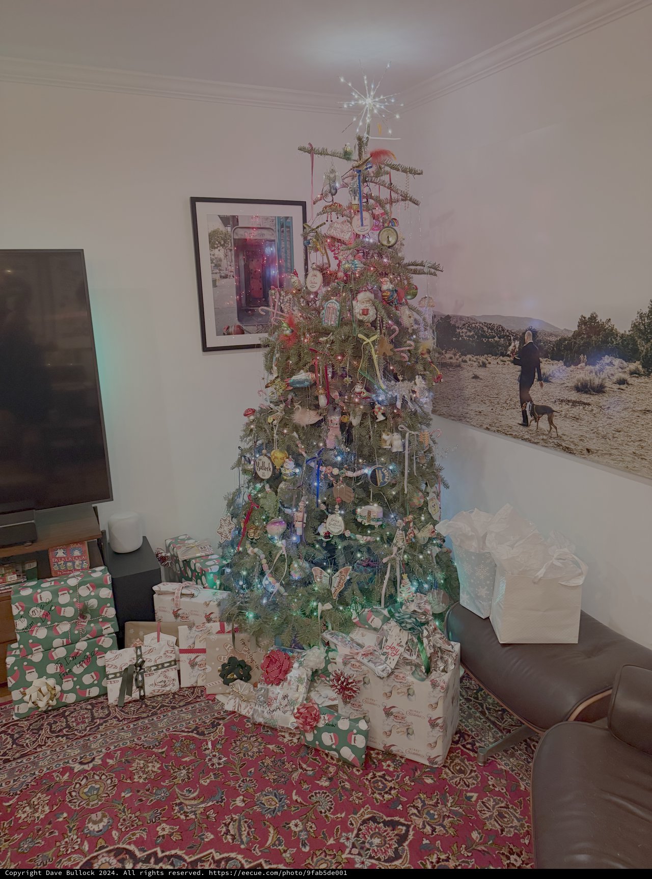 Festive Christmas Tree in Cozy Living Room