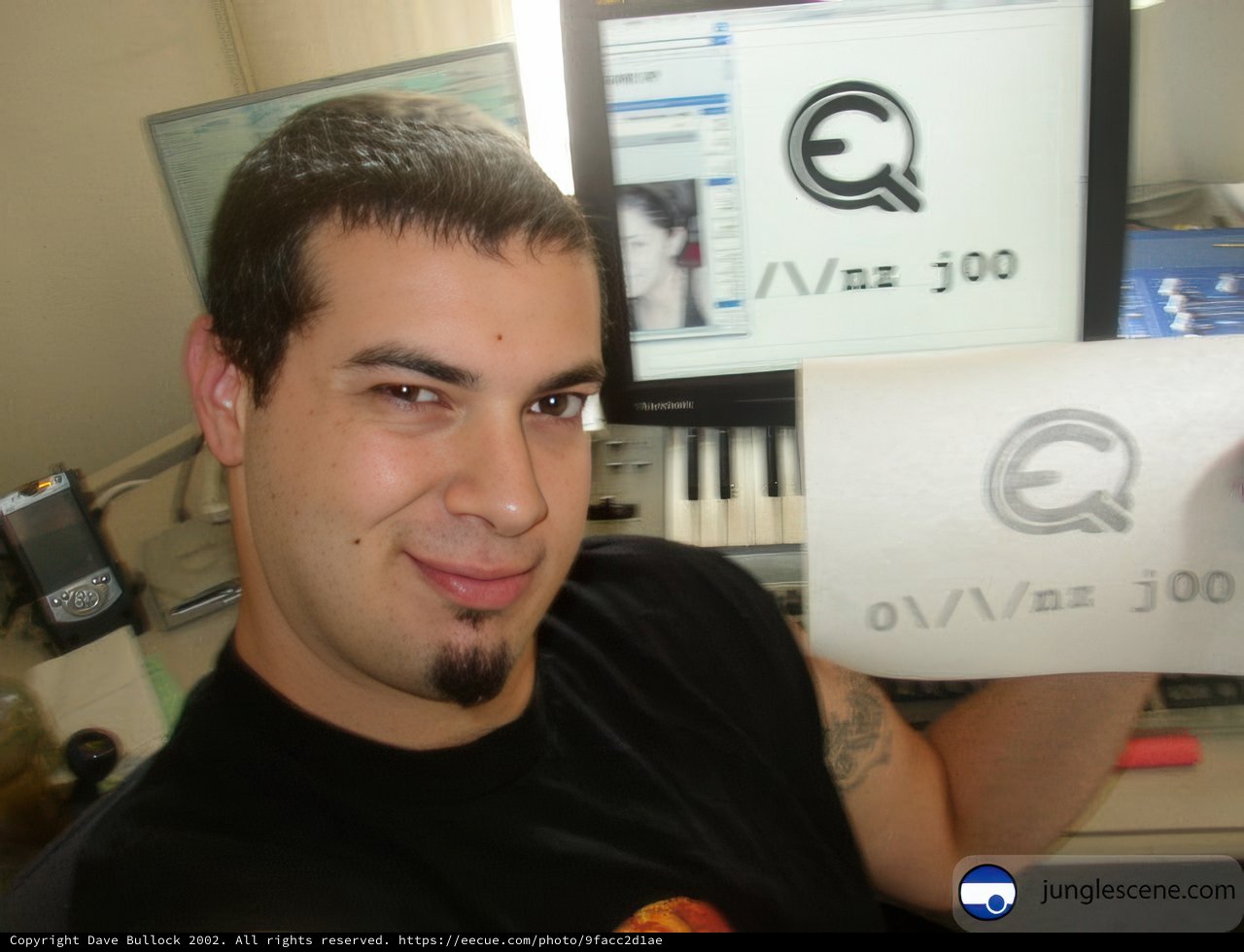 QSV Sign Pose