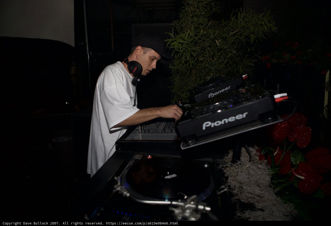 Mixing to the Beat