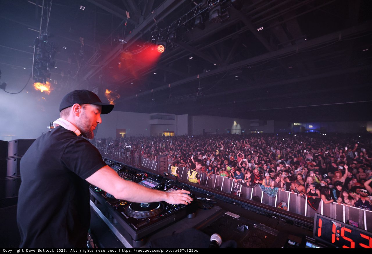 DJ Commands Massive Crowd at Wobbleland 2026