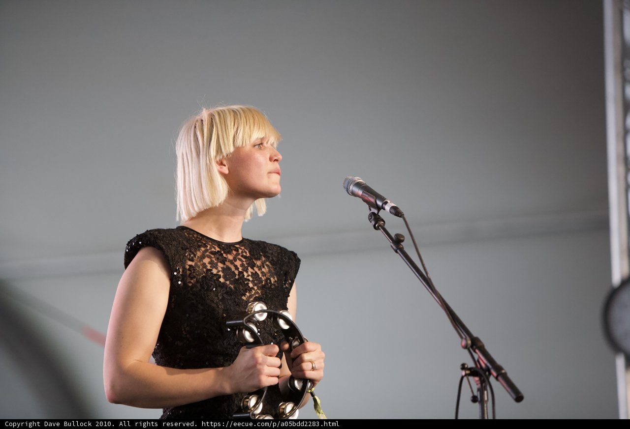 Sharin Foo Rocks the Coachella Stage with her Melodic Voice