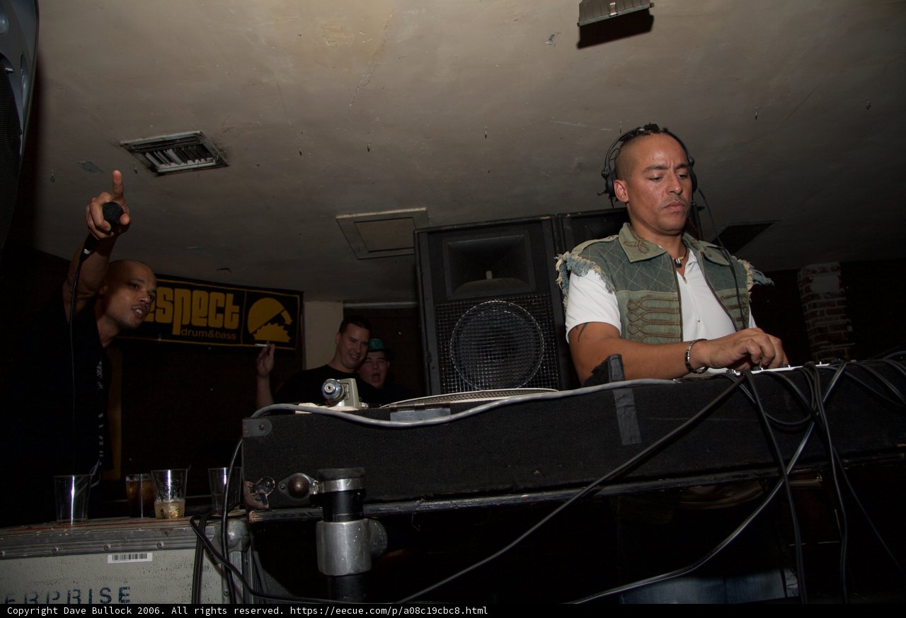 DJ Set in Full Swing