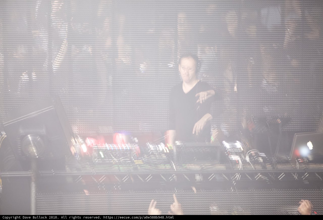 DJ Sasha Energizes Sierra Madre Crowd