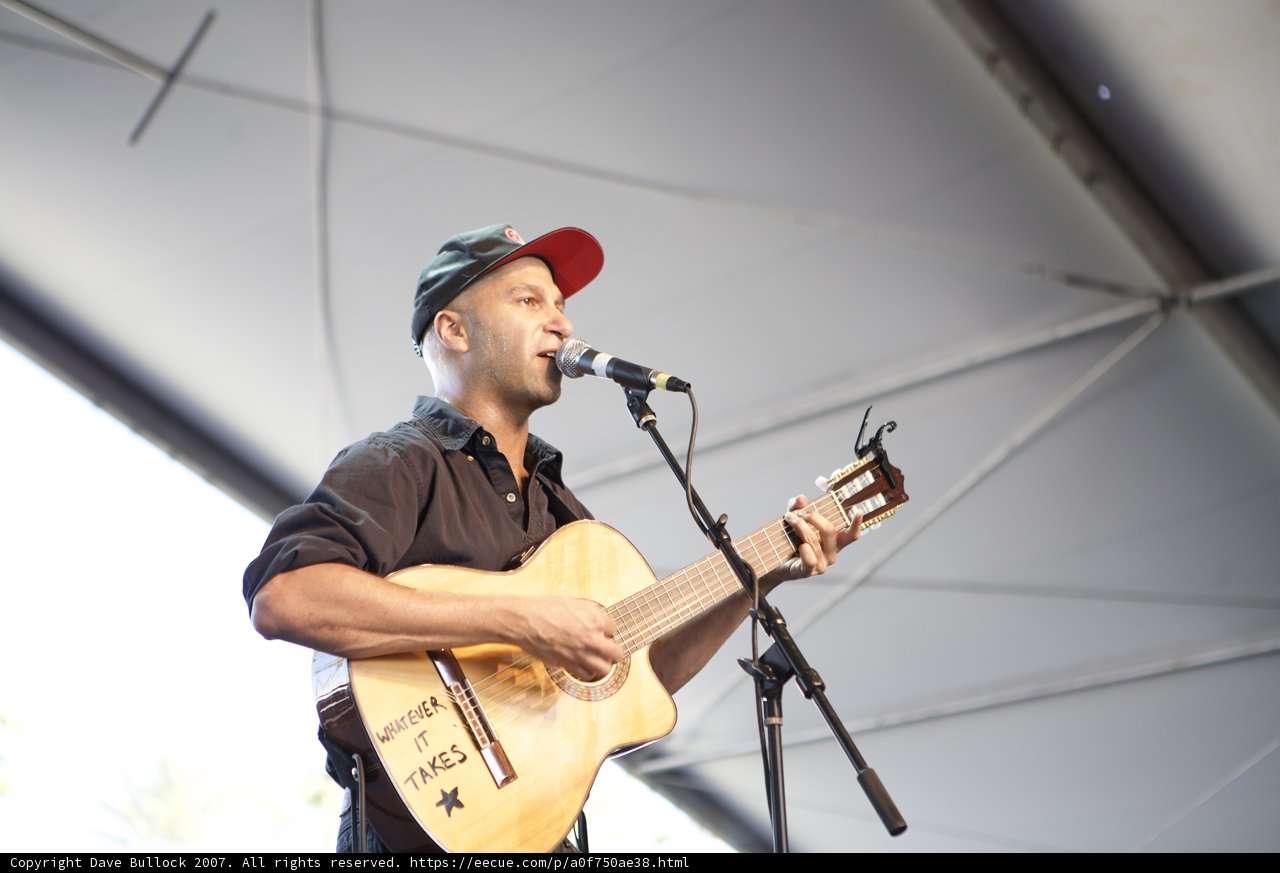 Tom Morello rocks the stage