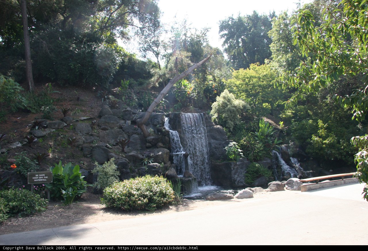 Slate Waterfall: A Natural Oasis in the Garden