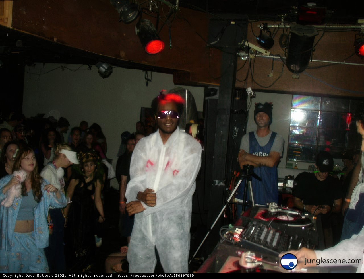 Club Entertainer Steals the Spotlight