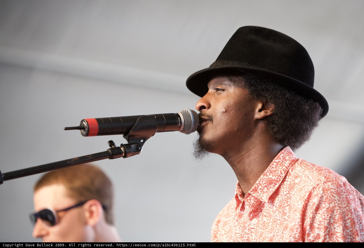 K’naan Warsame serenades the crowd at Coachella 2009