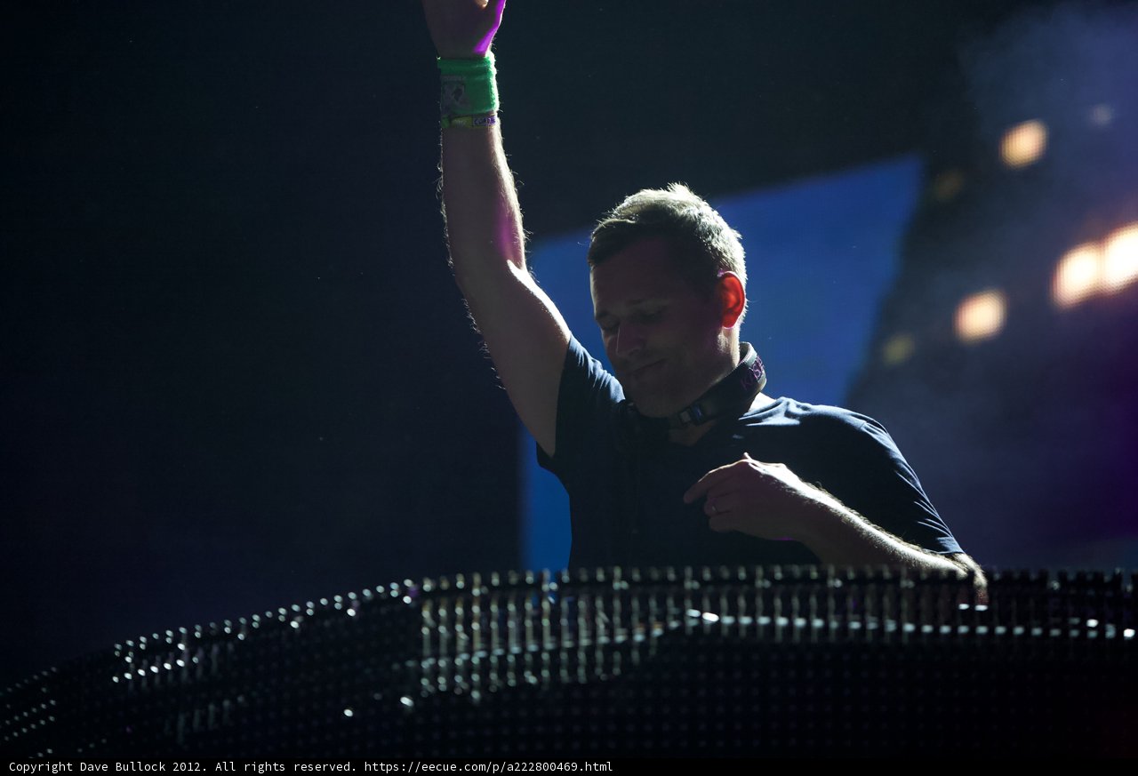 Hands Up for Kaskade!
