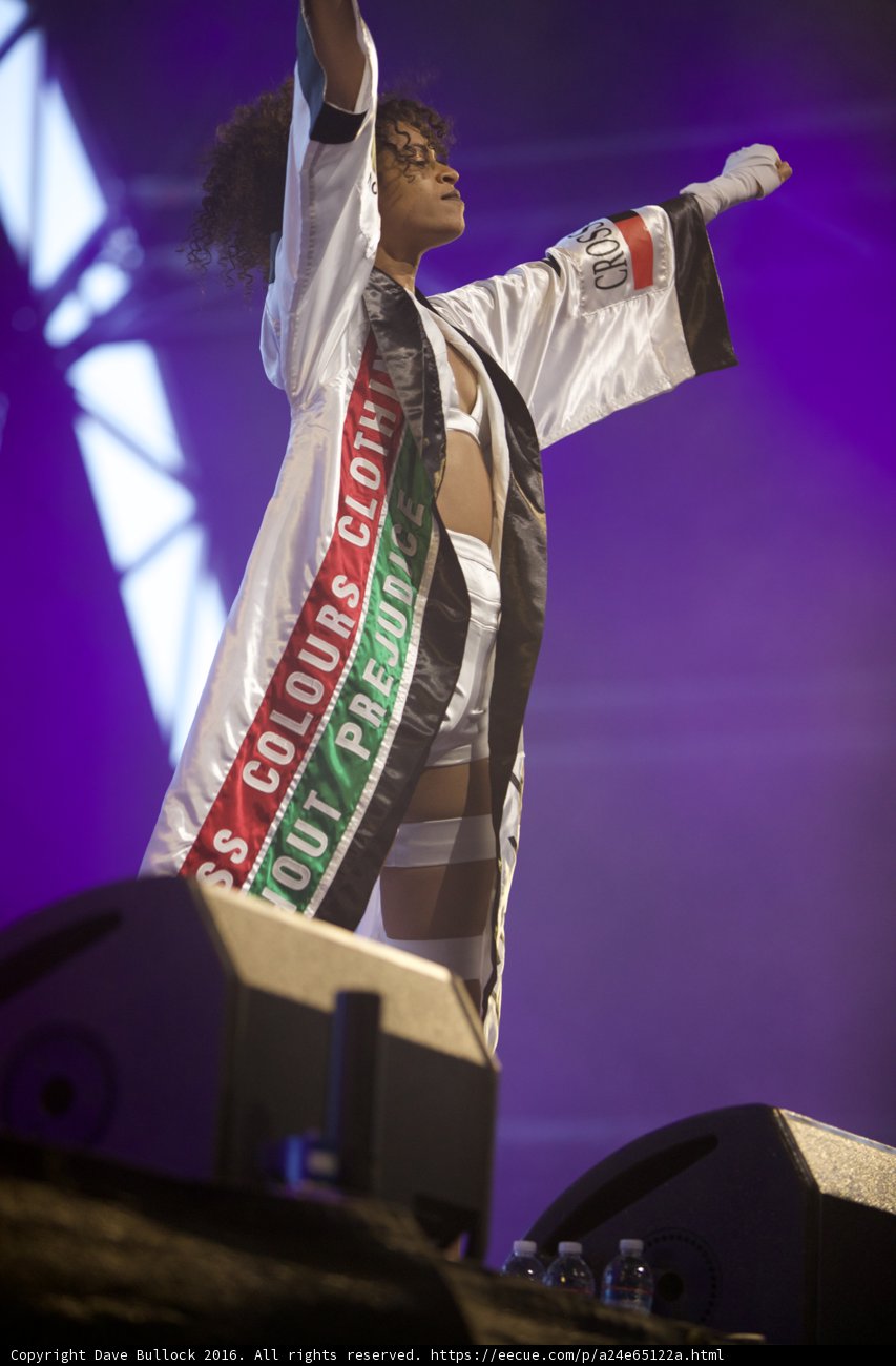 Solo Performance Under the Spotlight