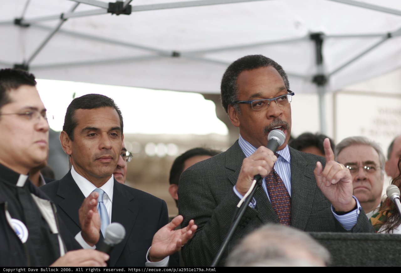 Antonio Villaraigosa Addresses a Crowded Press Conference