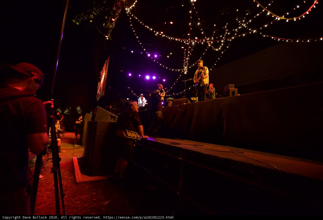 Roger Creager Rocks the Stage with Urban Style