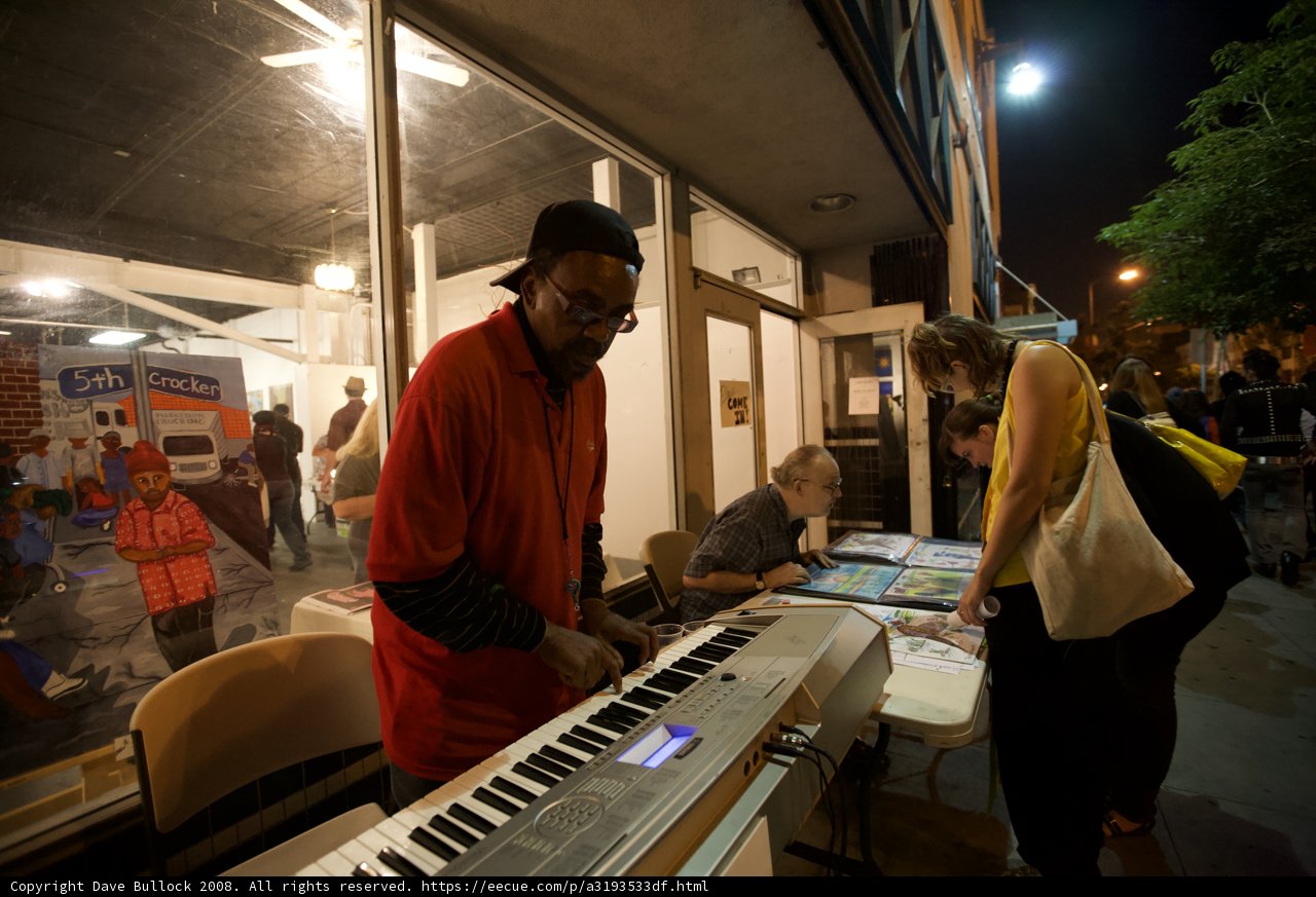 Keyboard Melodies Under the Night Sky