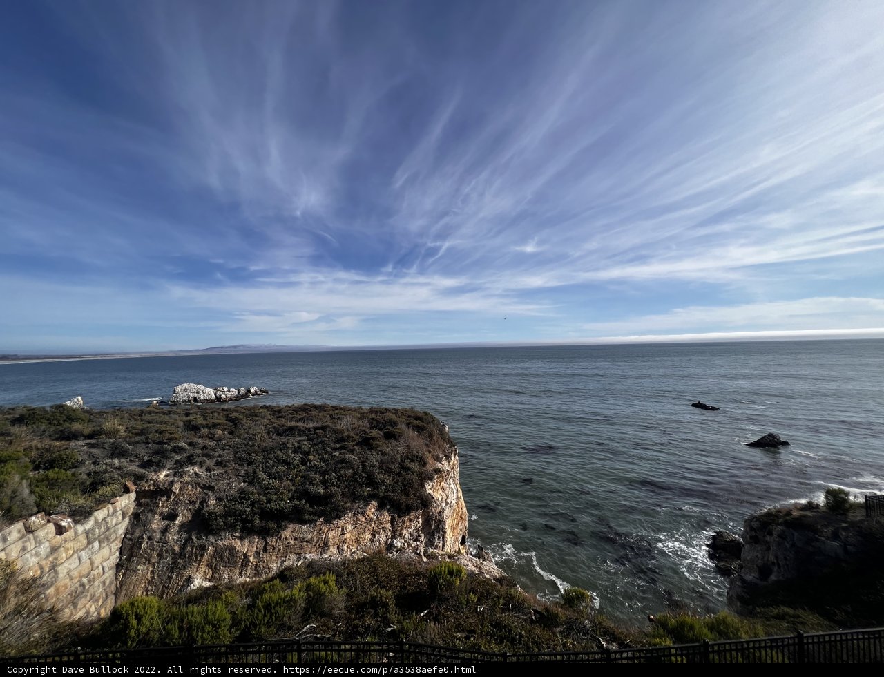 Cliffside View of the Majestic Pacific Ocean