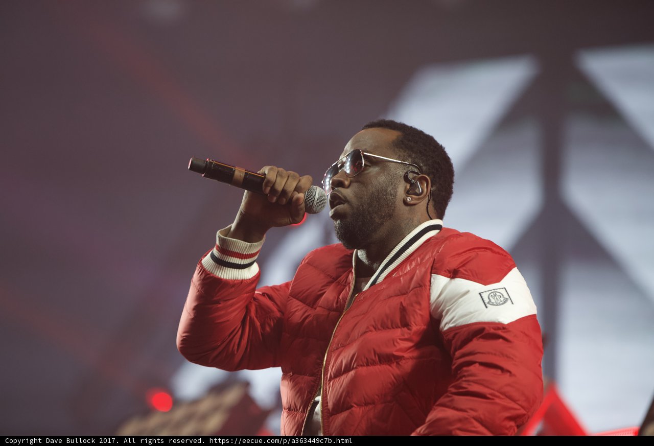 Red-Jacketed Singer Lights Up Coachella Stage