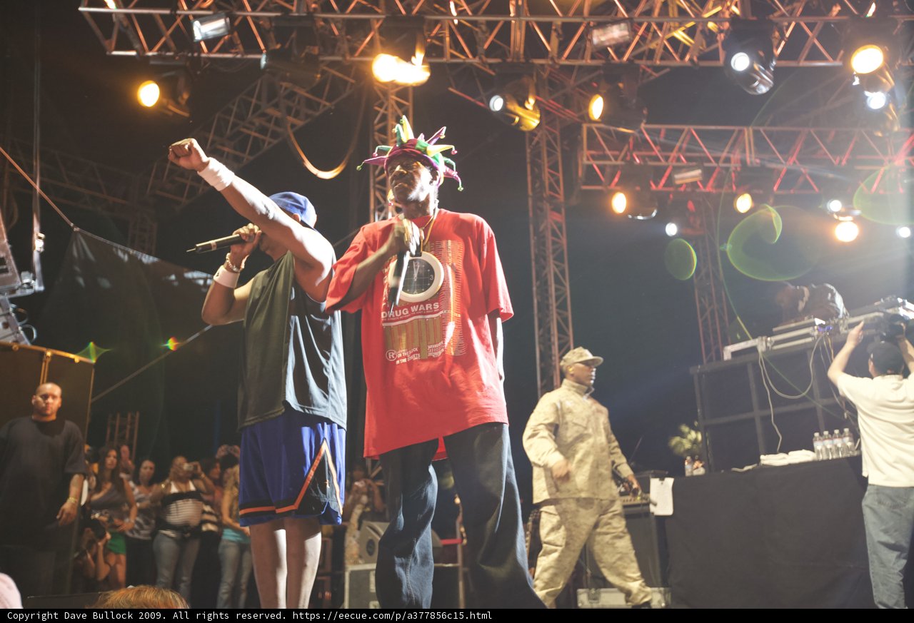 Two Entertainers Commanding the Stage at Coachella 2009