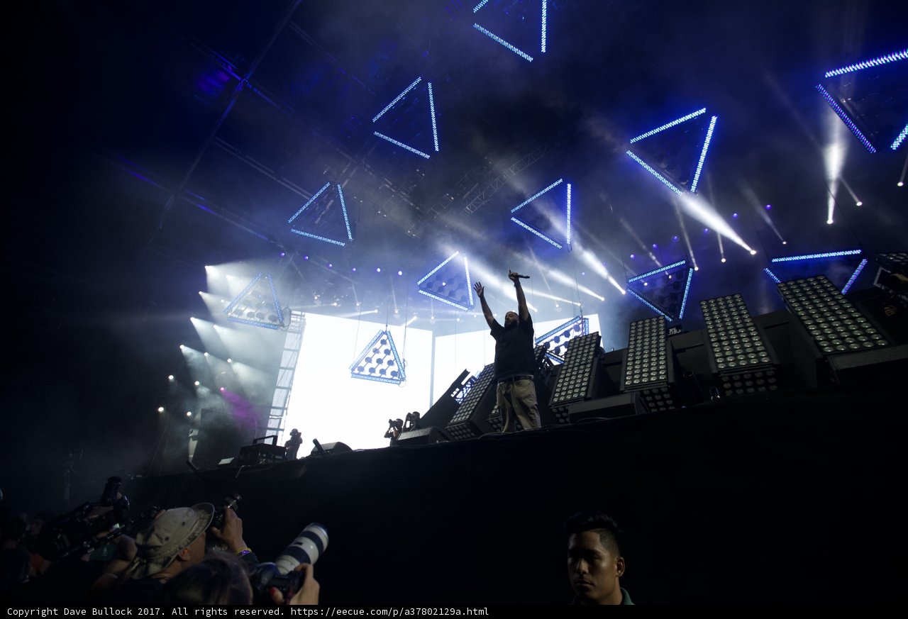 DJ Khaled electrifies Coachella crowd with stunning light display