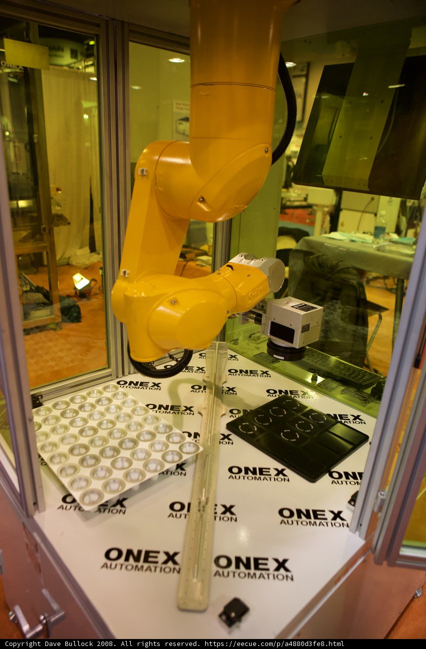 The Robotic Arm Revolutionizes Food Service