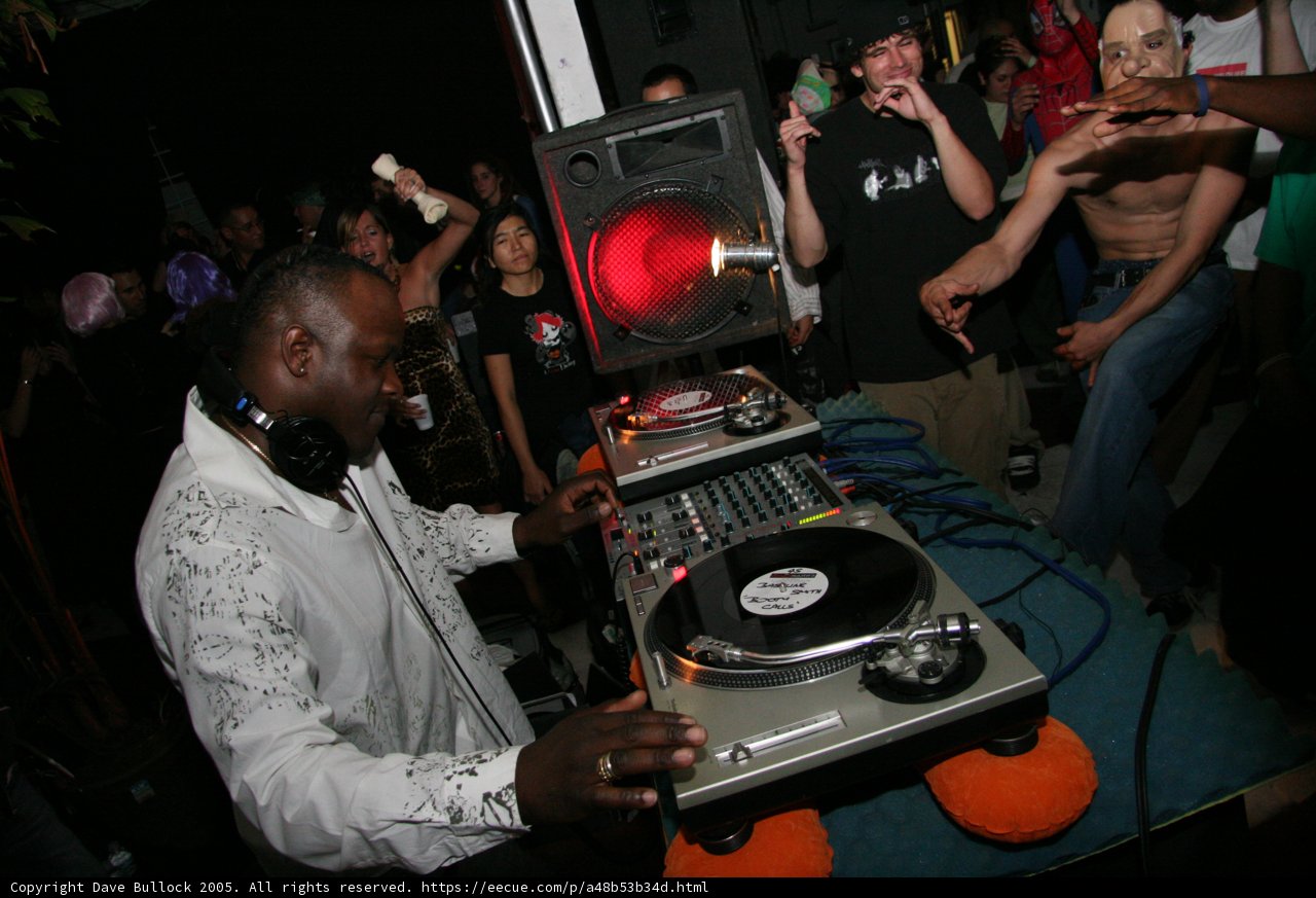 Live DJ Set at Urban Nightclub