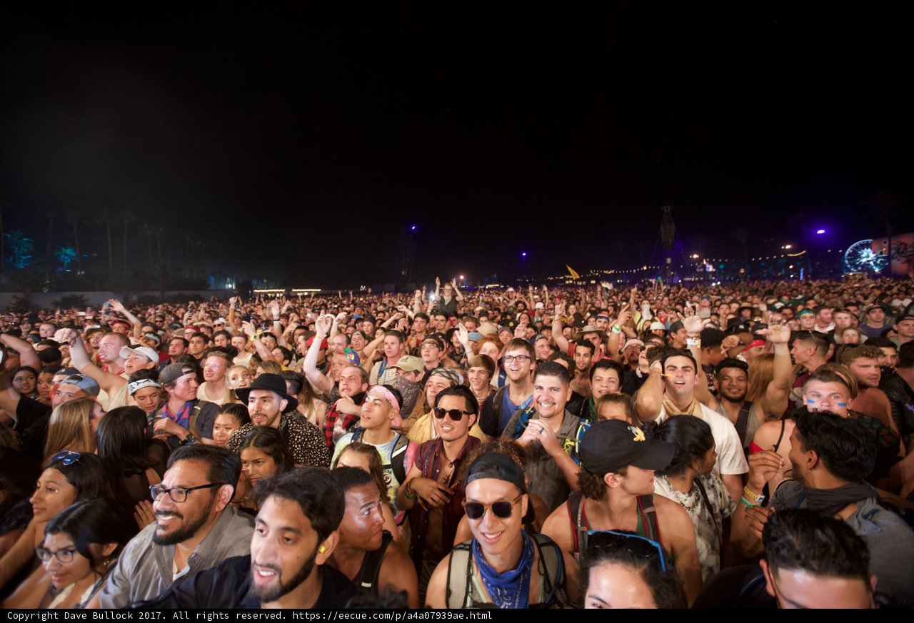 Coachella 2017: Night Sky Crowd