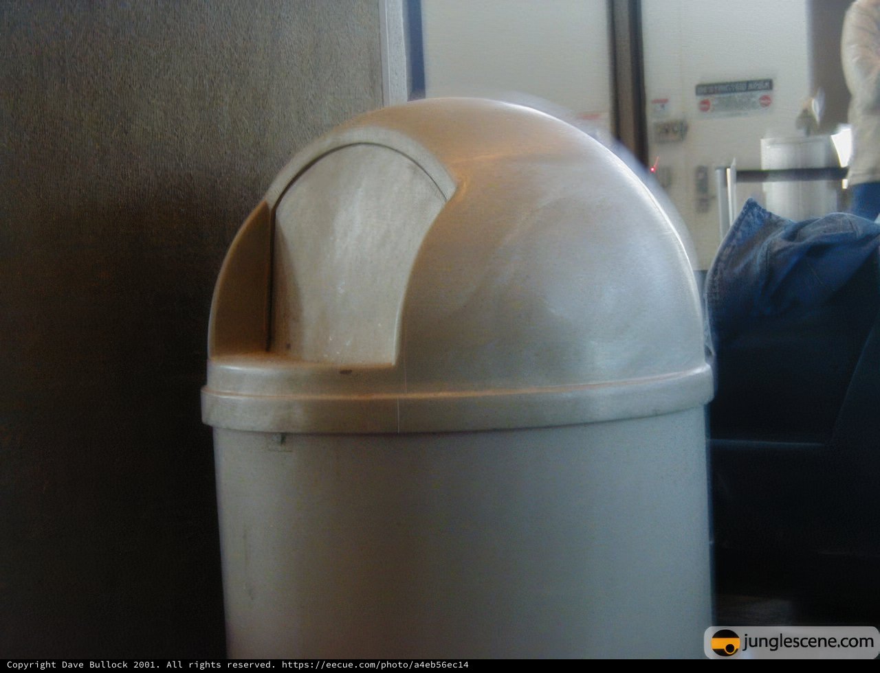 Tin Trash Can with Lid