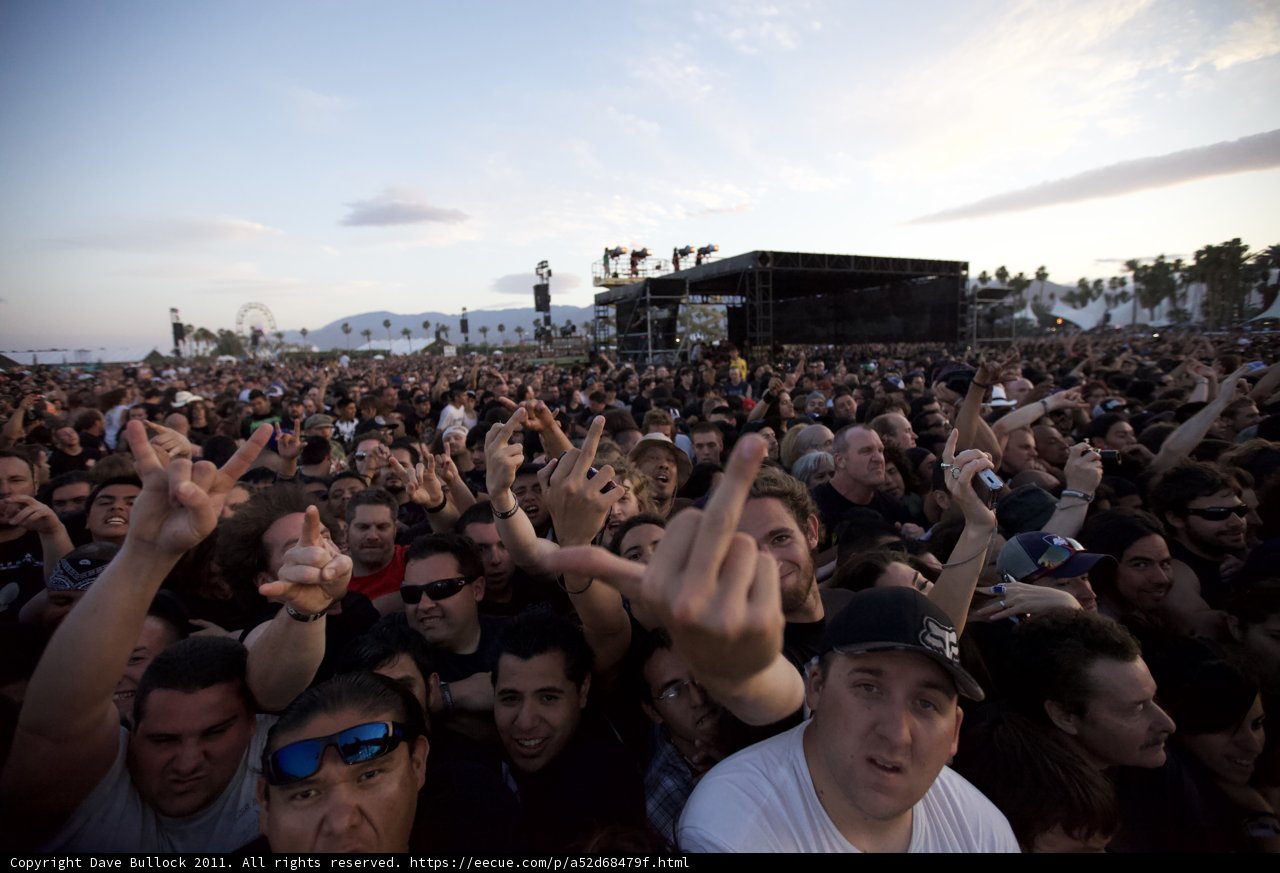 Big Four Festival Crowd Gets Electric